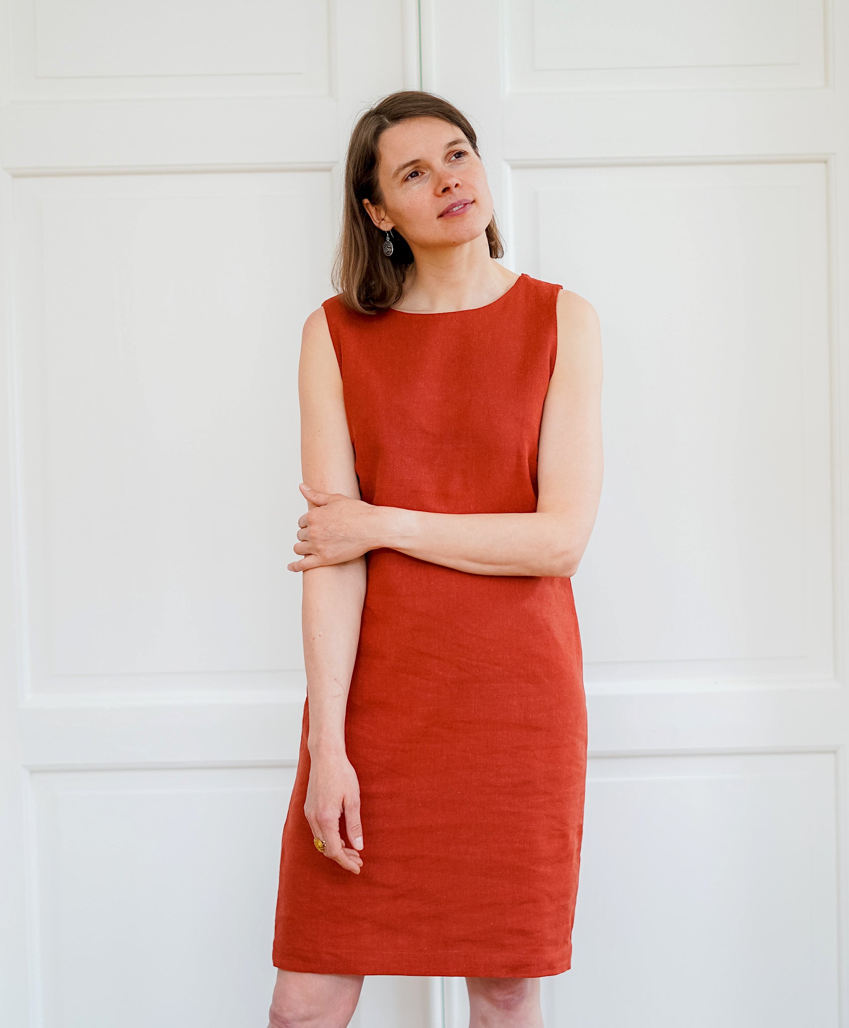 Varna - women's shift dress and sleeveless top sewing pattern with a back v-neck Vagabond Stitch Varna - women's shift dress and sleeveless top sewing pattern with a back v-neck Vagabond Stitch