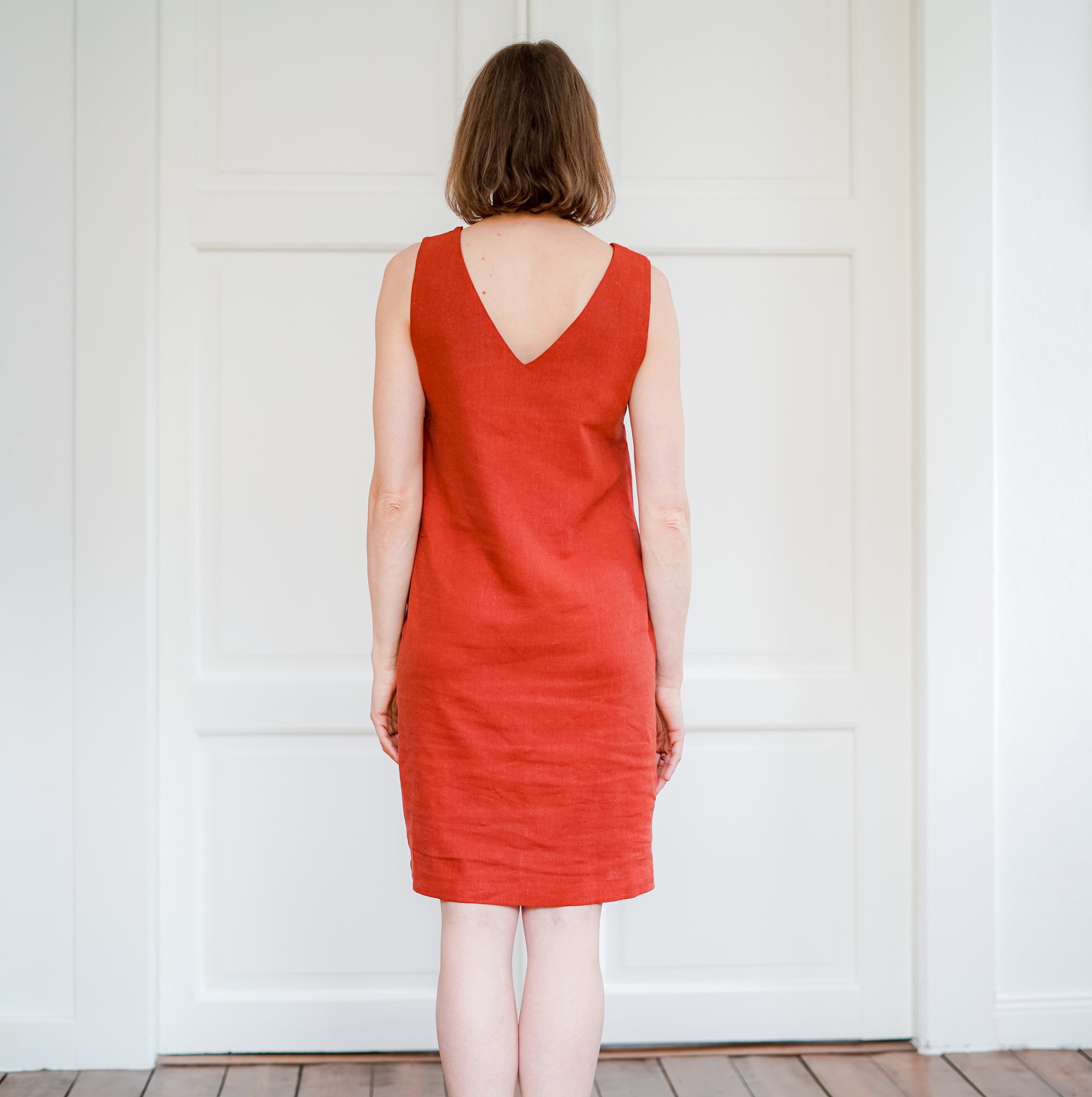 Varna - women's shift dress and sleeveless top sewing pattern with a back v-neck Vagabond Stitch Varna - women's shift dress and sleeveless top sewing pattern with a back v-neck Vagabond Stitch