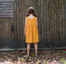 Girls' summer dress sewing pattern sewn in double gauze fabric for everyday wear
